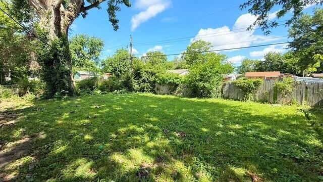 4114 W 33rd St - Photo 2 of 9