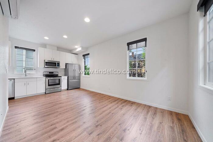 1118 Se Lincoln St - Photo 6 of 26
