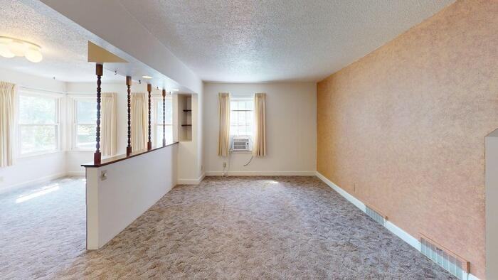 310 S 12th St - Photo 3 of 11