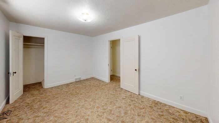 310 S 12th St - Photo 6 of 11
