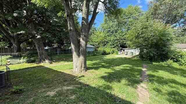 1346 N Dearborn St - Photo 2 of 16