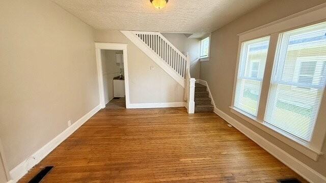 1346 N Dearborn St - Photo 5 of 16