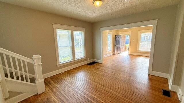 1346 N Dearborn St - Photo 6 of 16