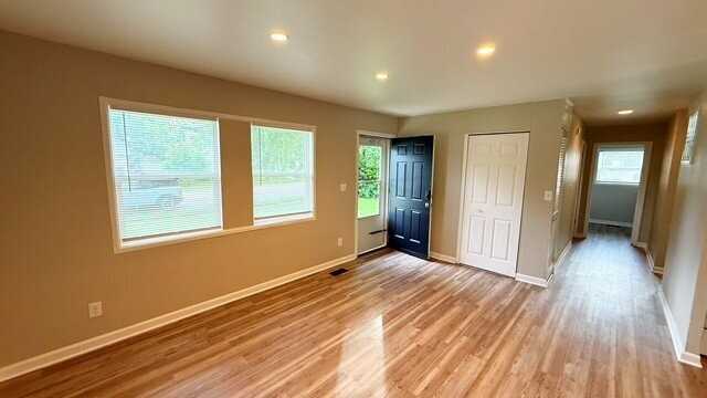 9519 Conried Dr - Photo 4 of 11