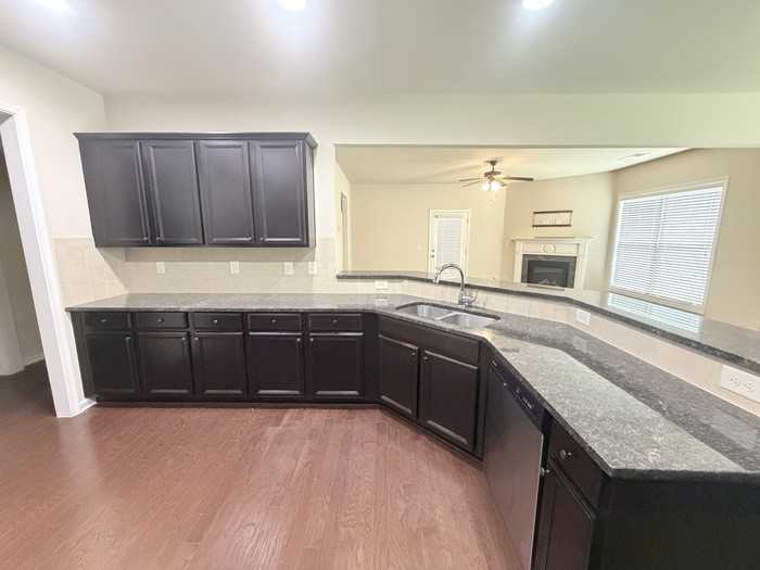 5230 Brierstone Dr - Photo 5 of 21
