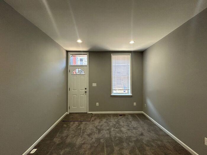 790 N Madeira St - Photo 3 of 10