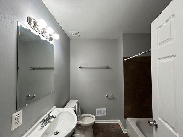 790 N Madeira St - Photo 6 of 10