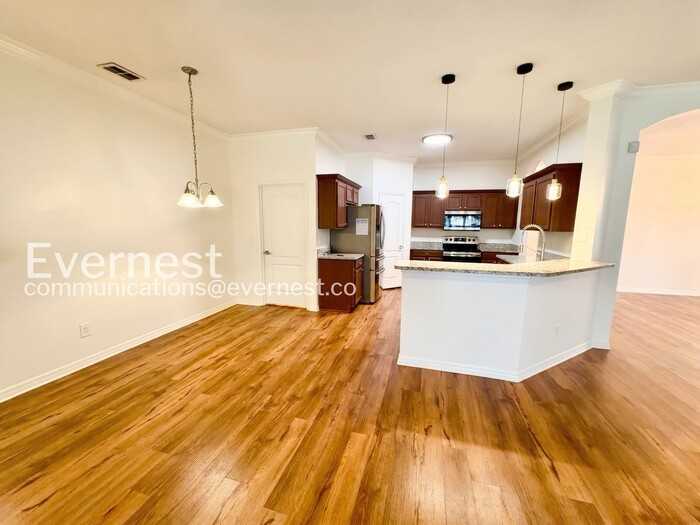13829 Sunshowers Cir - Photo 5 of 31