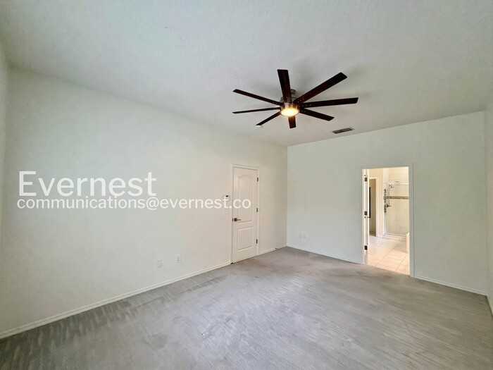 13829 Sunshowers Cir - Photo 7 of 31