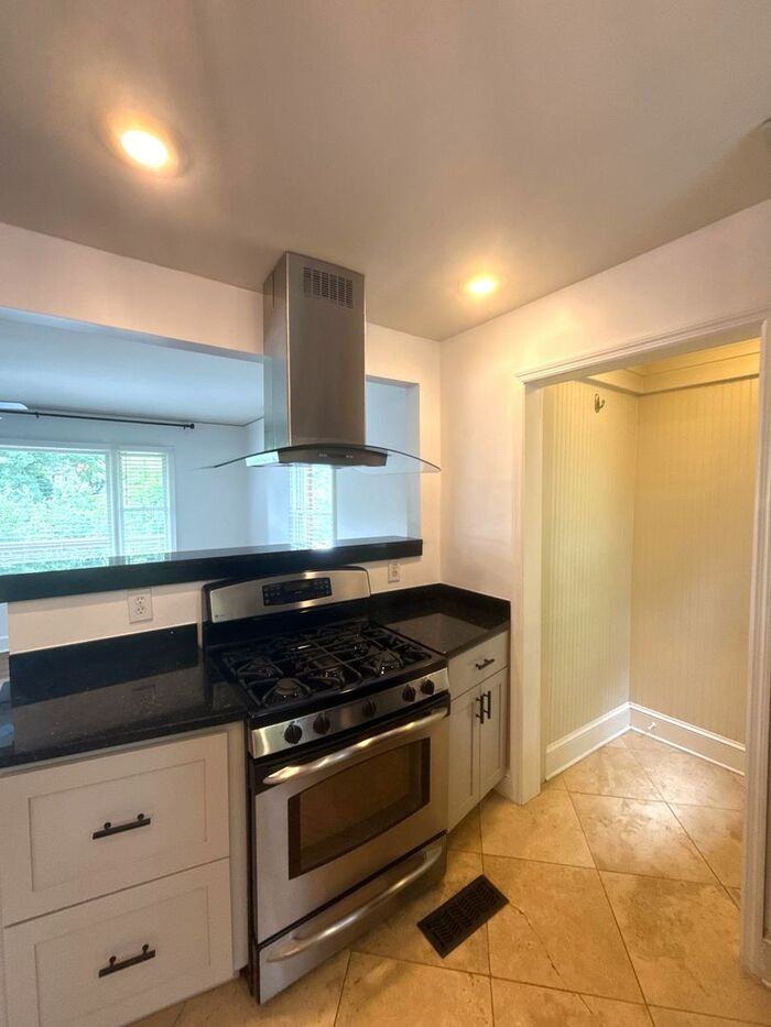 526 W Kingston Ave - Photo 7 of 16