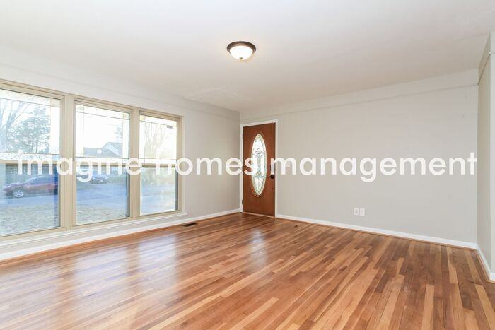 732 Fairborn Rd - Photo 5 of 22