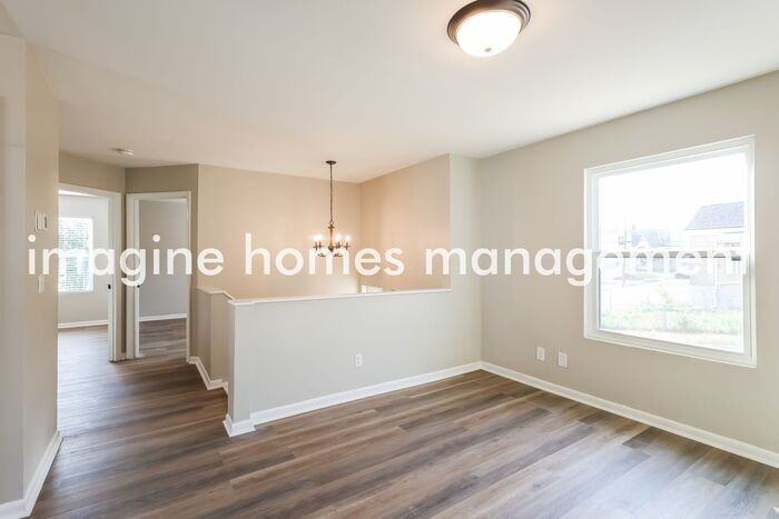 410 W 23rd St - Photo 4 of 18