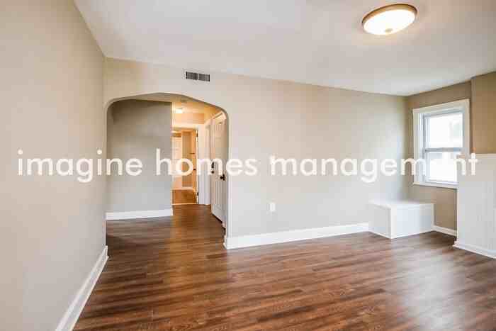 1469 Lakeland Ave - Photo 6 of 18