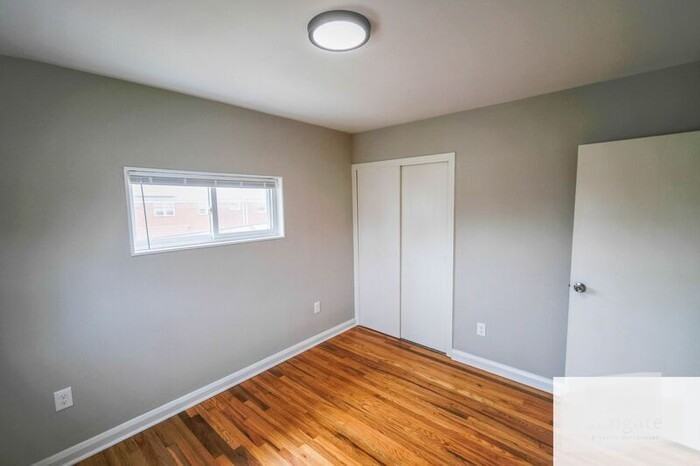 3400 N Point Rd - Photo 7 of 24