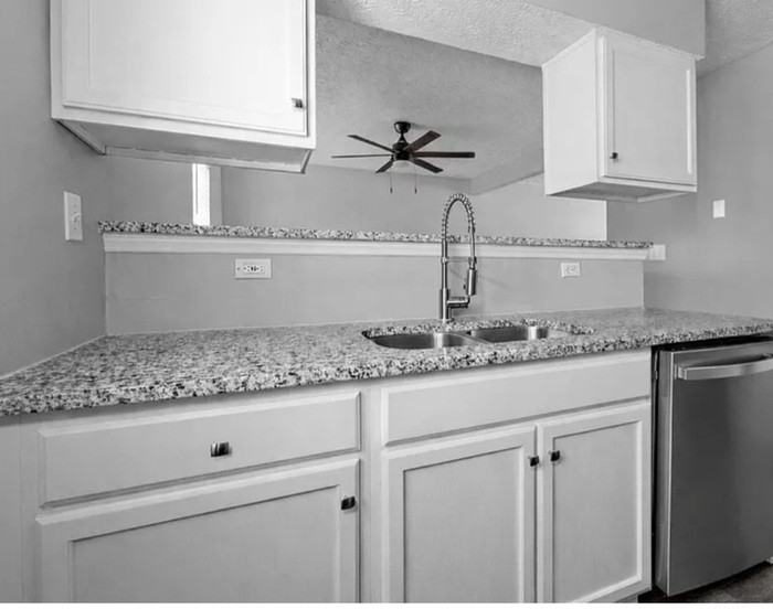3109 Ebony Ct - Photo 3 of 9