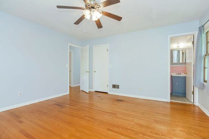 5205 W 79th St - Photo 3 of 31