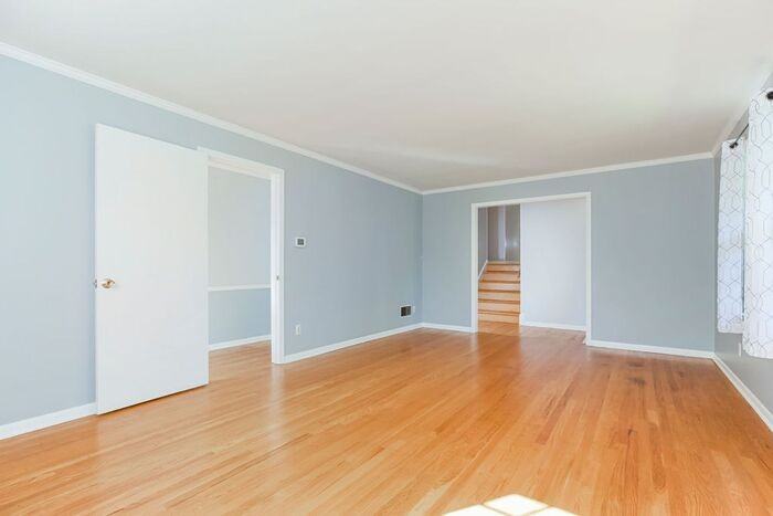 5205 W 79th St - Photo 5 of 31
