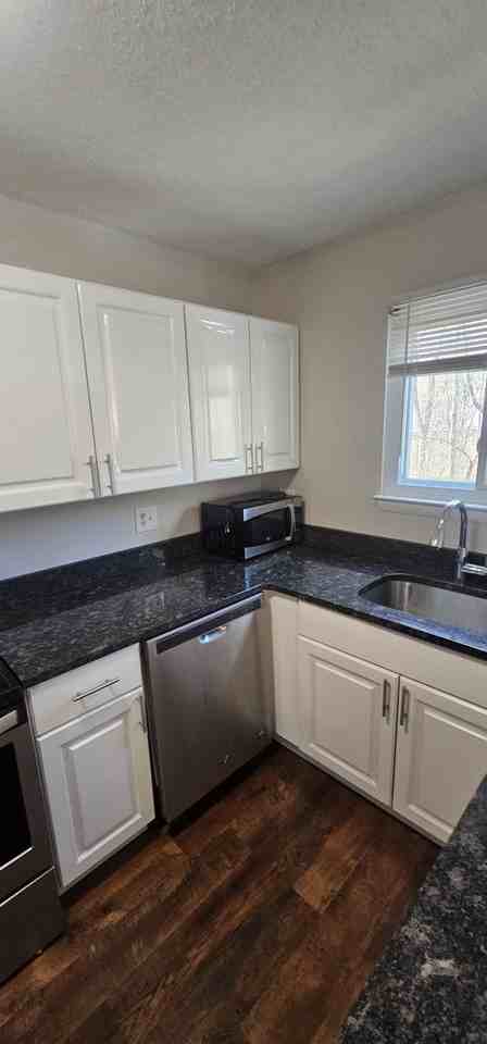 19 Somers St #B8 - Photo 4 of 13