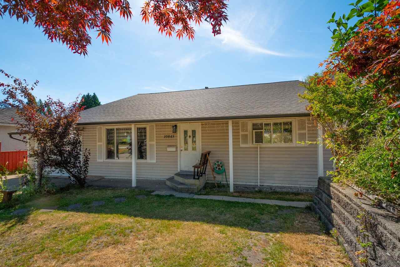 10845 142 Street - Photo 2 of 35