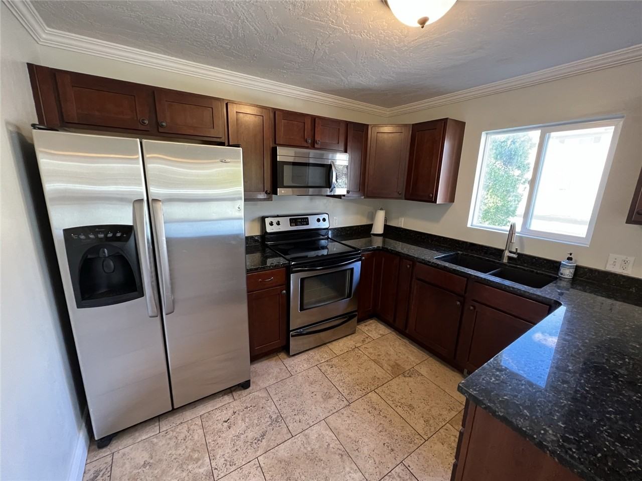 893 E Arnecia Ct #20 - Photo 4 of 23