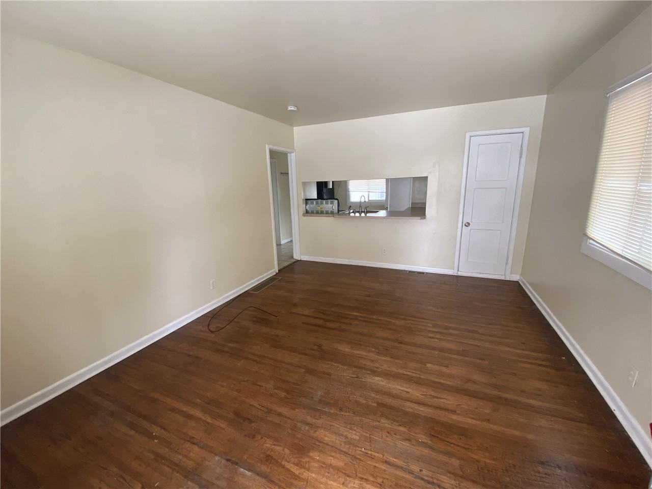 375 E Roosevelt Ave - Photo 2 of 11