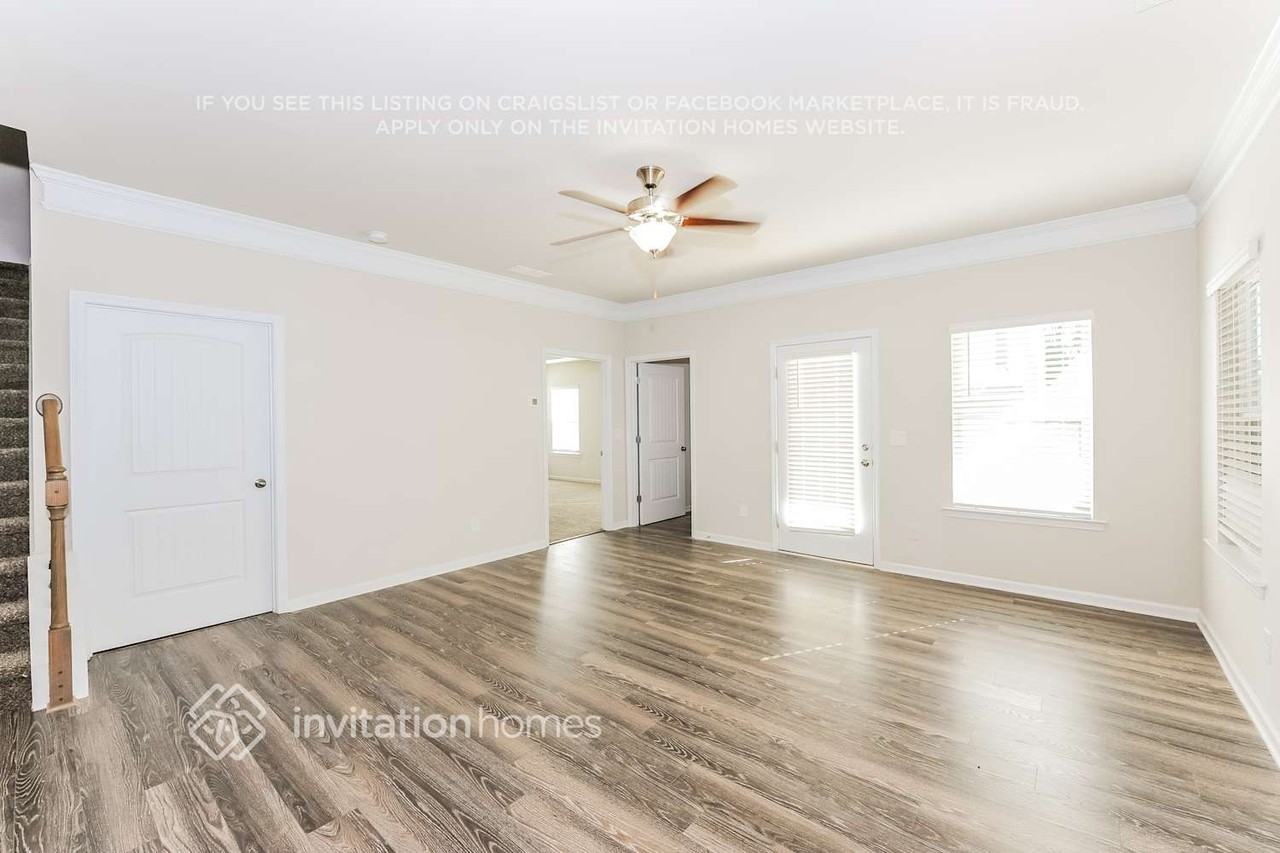 132 Hickory Village Cir - Photo 2 of 17