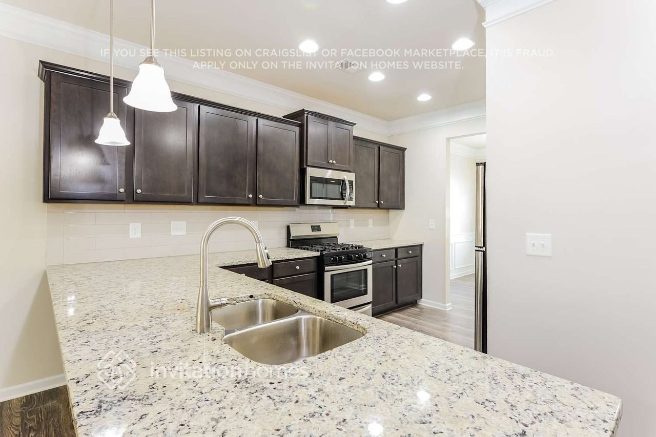 132 Hickory Village Cir - Photo 4 of 17
