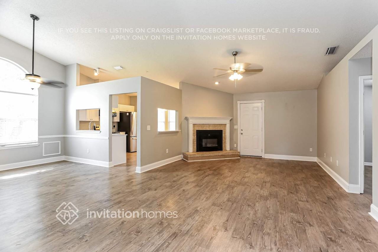 8763 Hammond Forest Dr - Photo 3 of 17