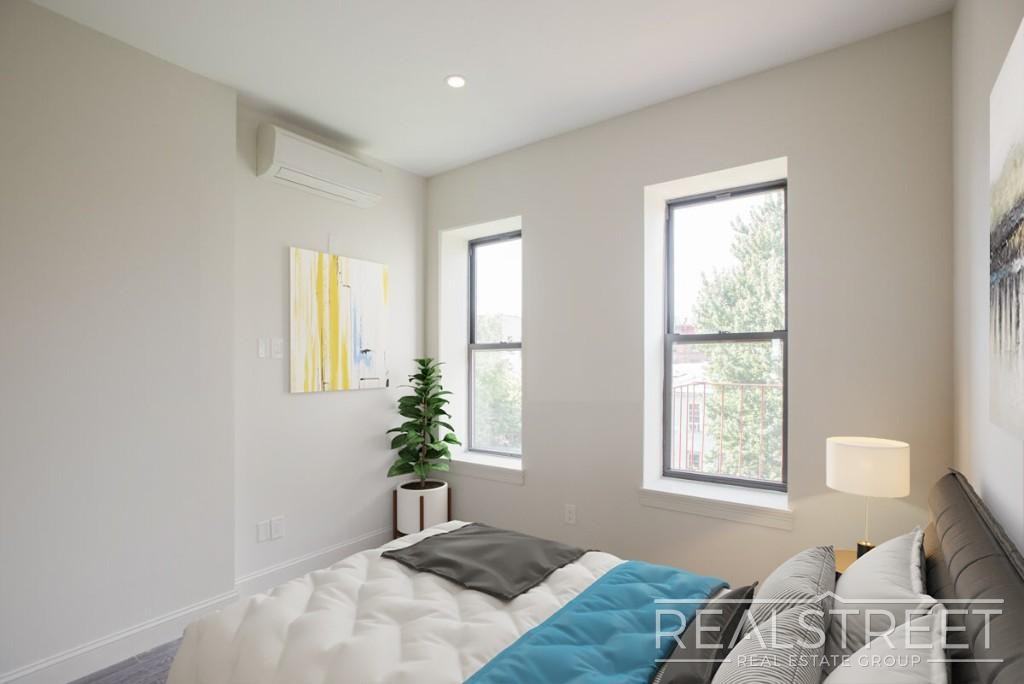 2351 Pacific St #4L - Photo 4 of 4