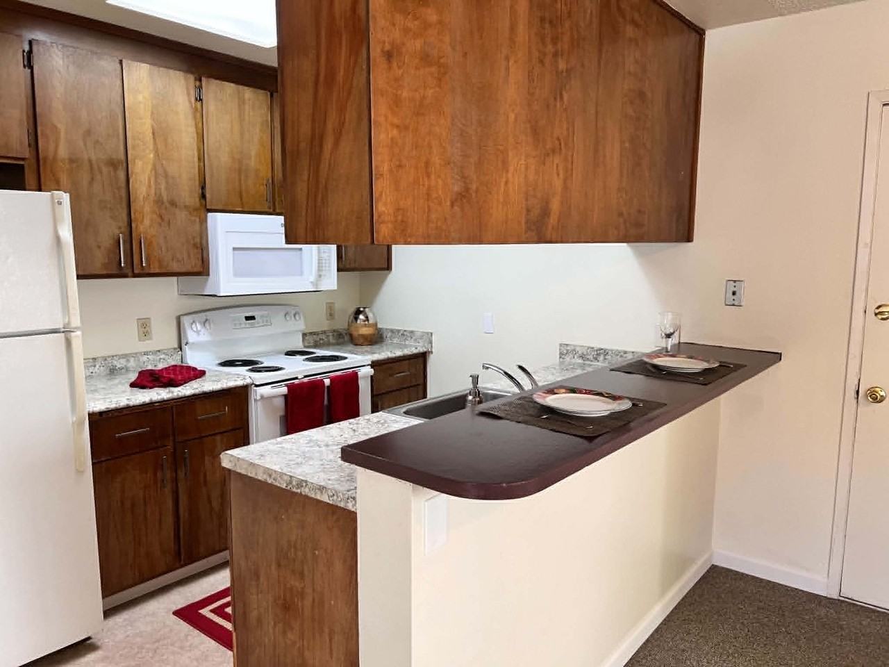 2136 Union Avenue - Photo 3 of 18