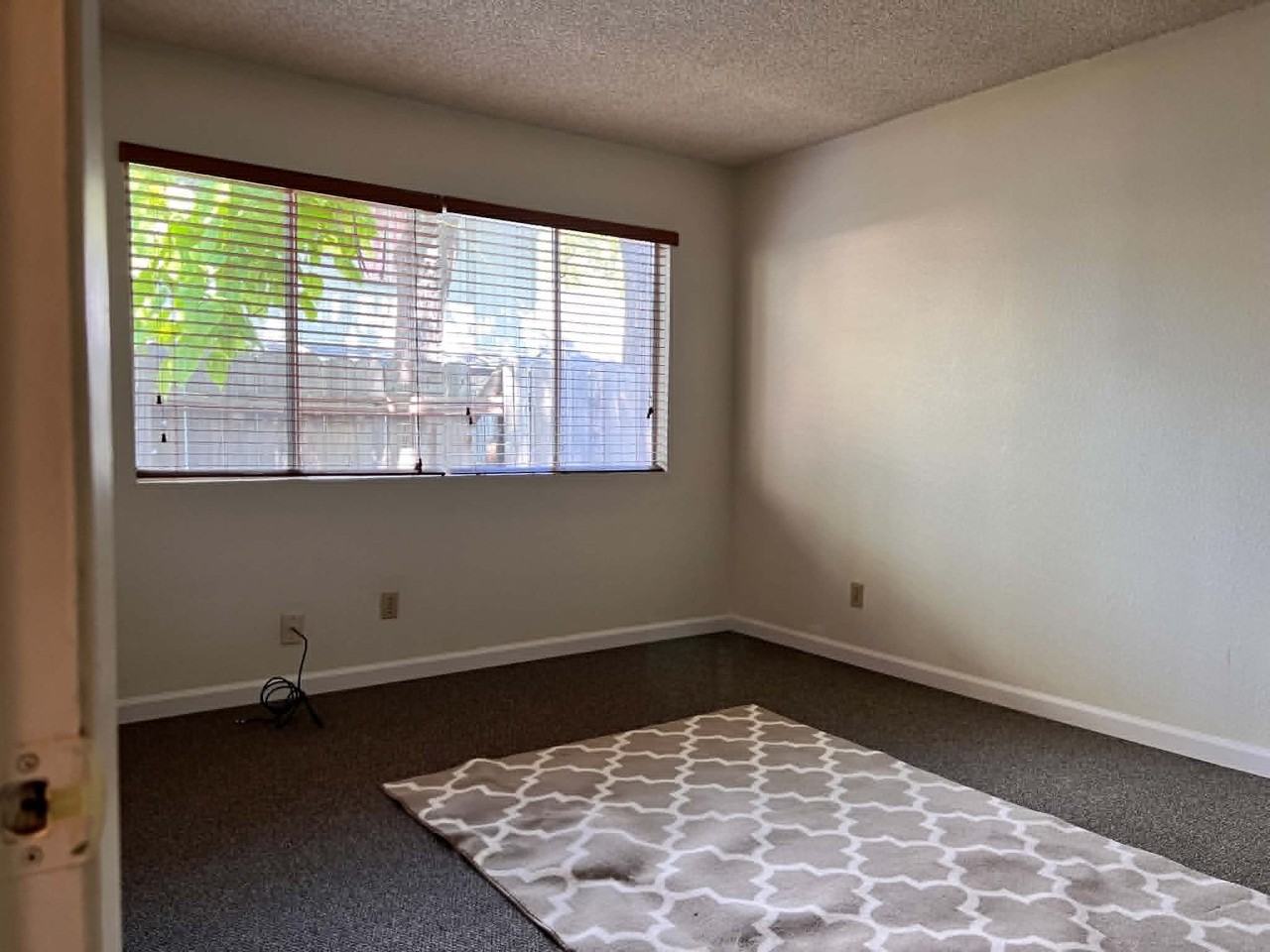 2136 Union Avenue - Photo 6 of 18