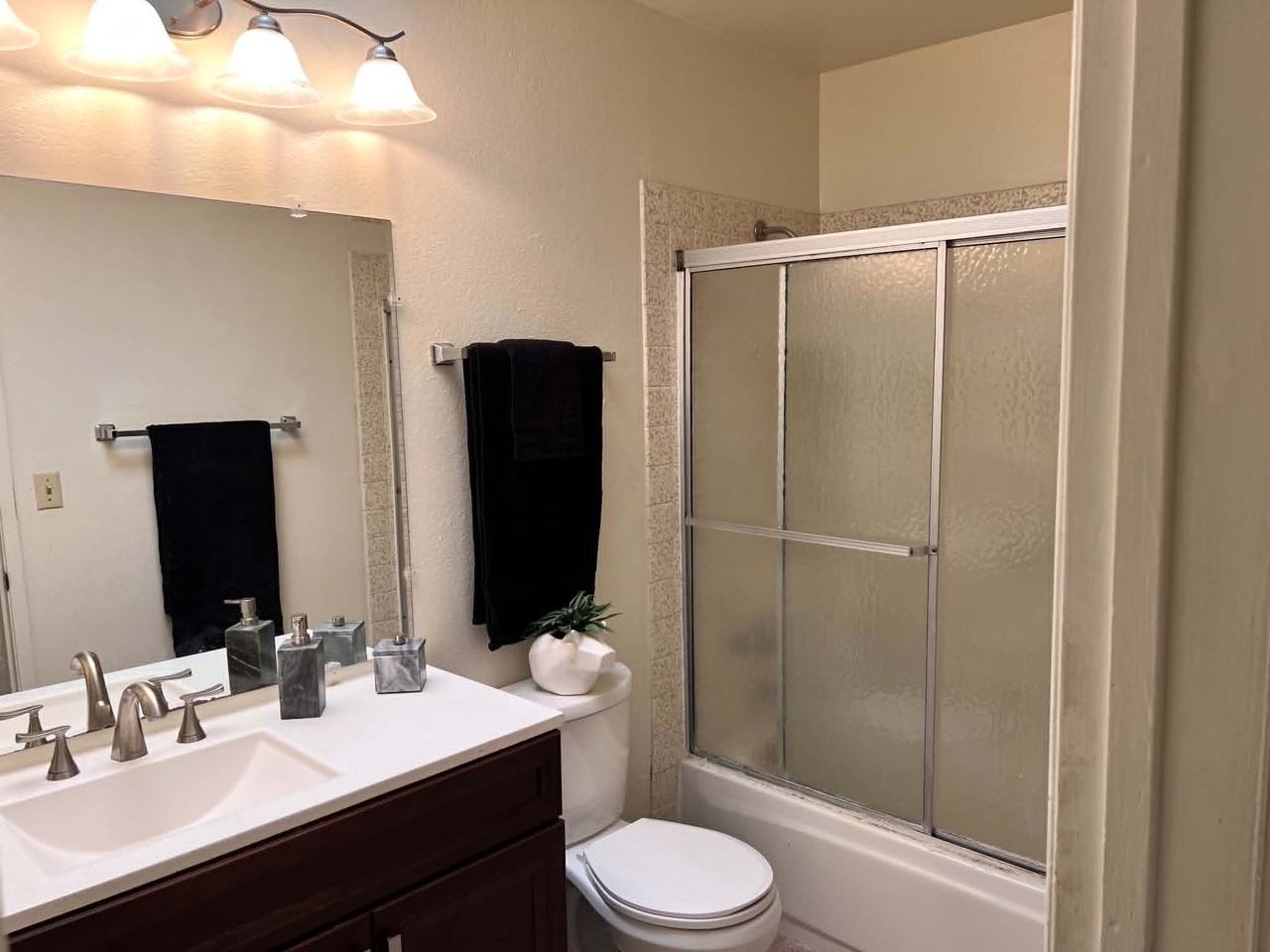 2136 Union Avenue - Photo 7 of 18