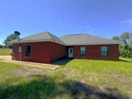 featured image of 210 Small Oaks Rd #1