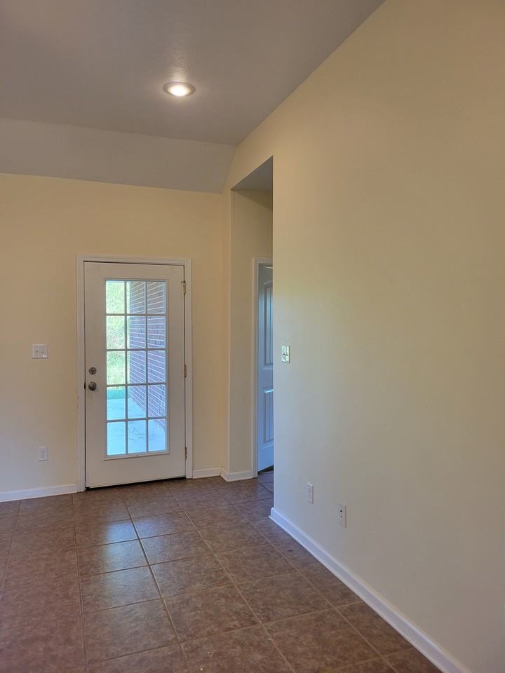 210 Small Oaks Rd #1 - Photo 4 of 32