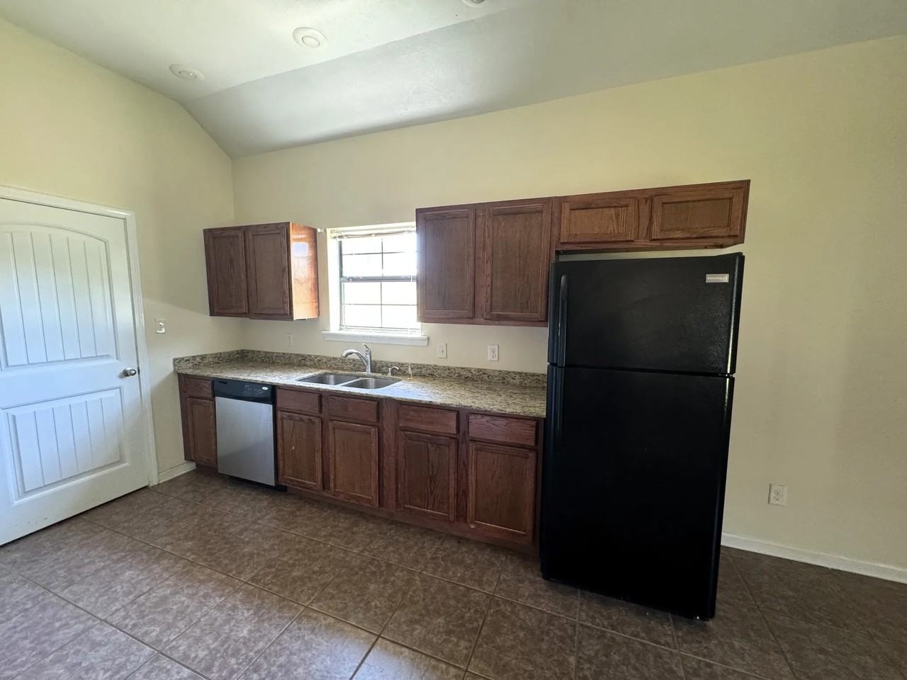 210 Small Oaks Rd #1 - Photo 6 of 32