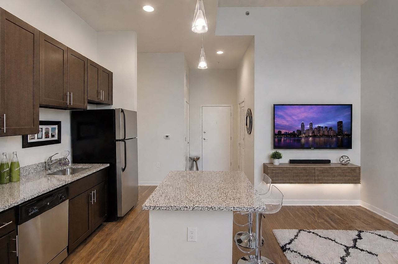 520 Park Avenue - Photo 4 of 39