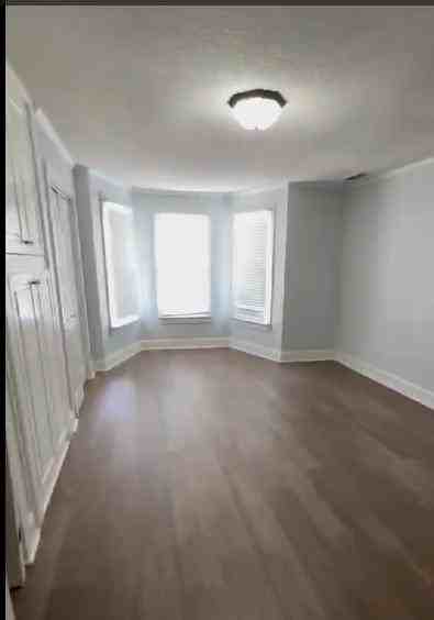 761 S 4th St - Photo 2 of 4