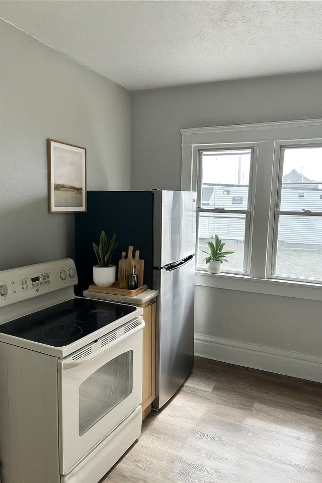 1314 Lakeshore Blvd - Photo 6 of 6