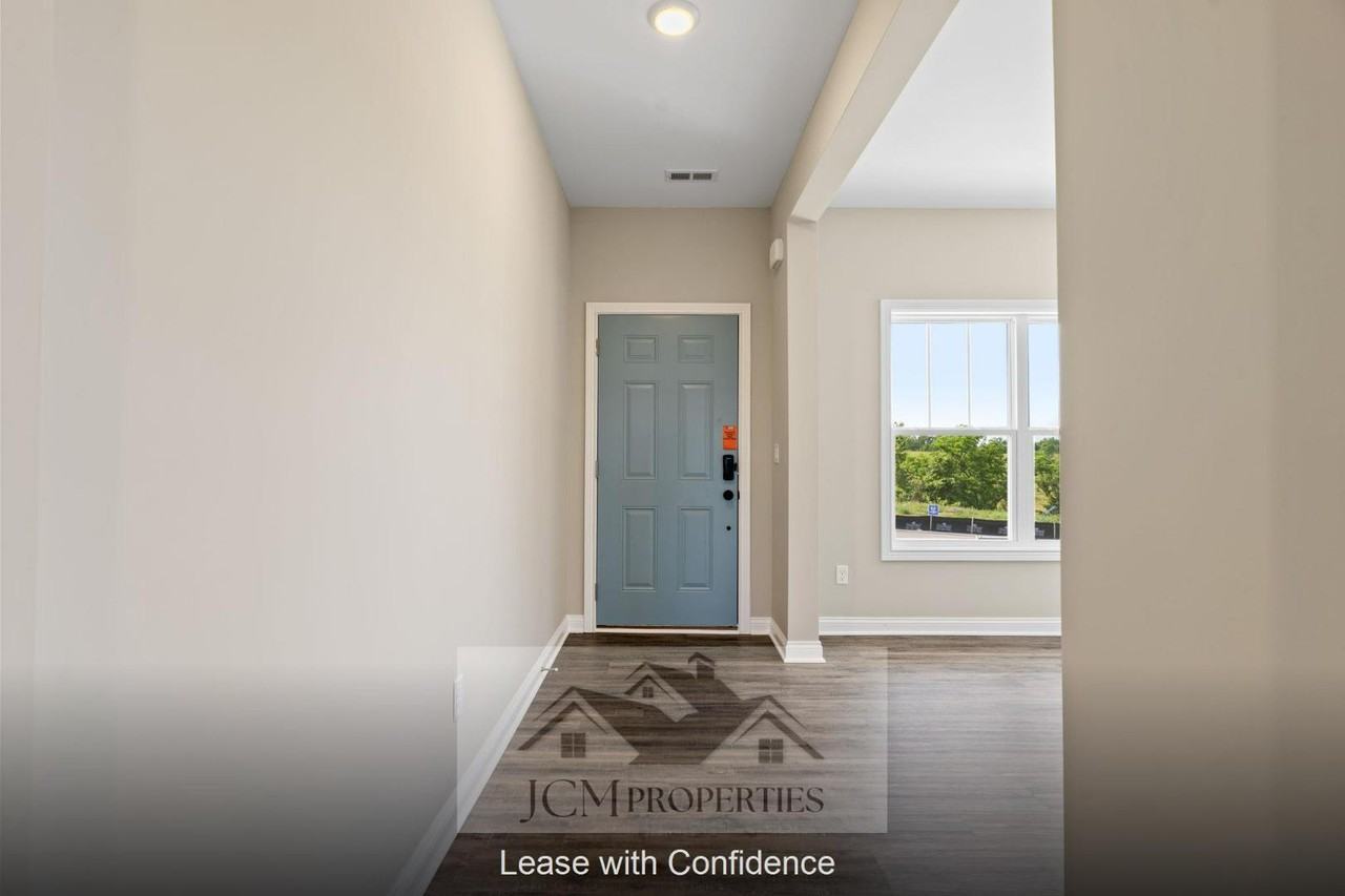 916 Camden Ct - Photo 7 of 11