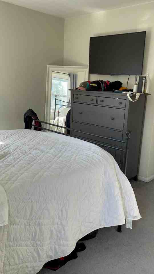 215 Manchester Ave - Photo 6 of 9