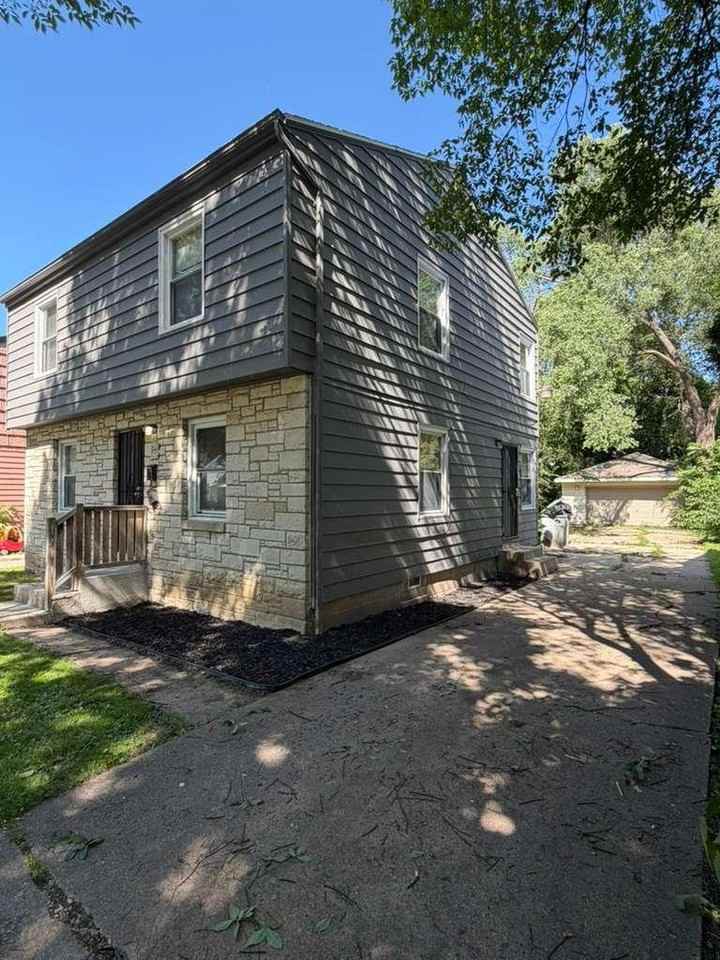 4636 N 46th St - Photo 4 of 4