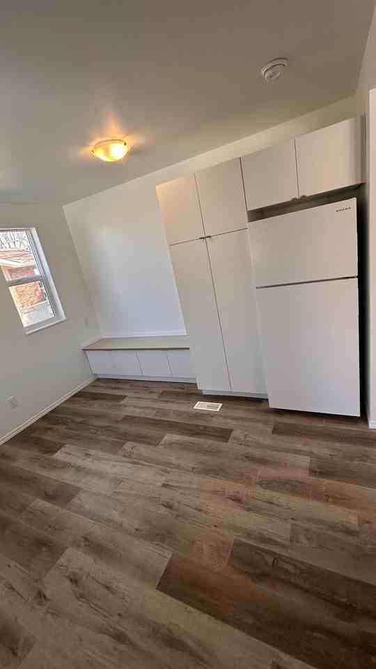 SF234 – Newton Duplex for Rent | Two 3 - Photo 4 of 41
