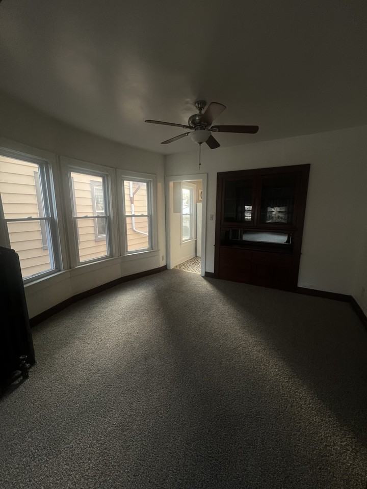 1211 S 72nd St Lowr - Photo 4 of 14