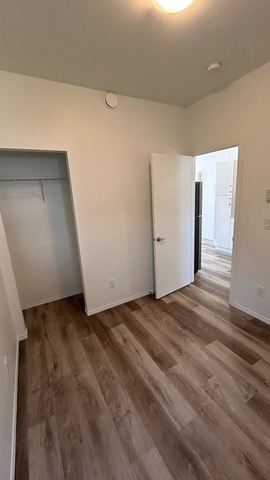 12032 54 St Nw - Photo 4 of 18