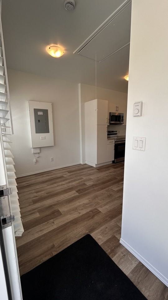 12032 54 St Nw - Photo 4 of 21