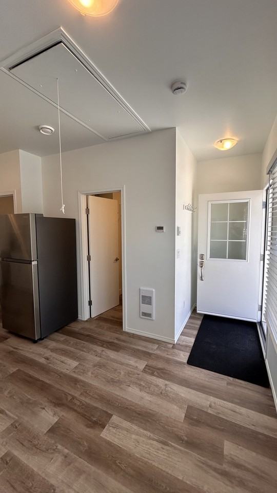 12032 54 St Nw - Photo 6 of 21