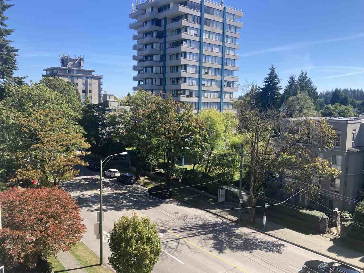[ID#179] 1 BED – 1 BATH apartment @ WEST POINT GREY - Photo 4 of 17