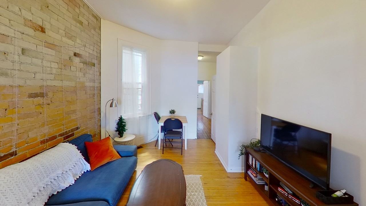 97 Wolseley St - Photo 3 of 8