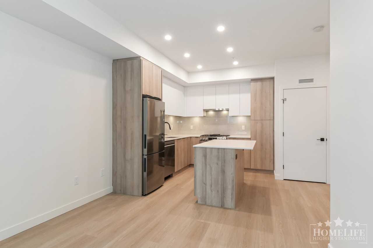 7980 206a St - Photo 6 of 36