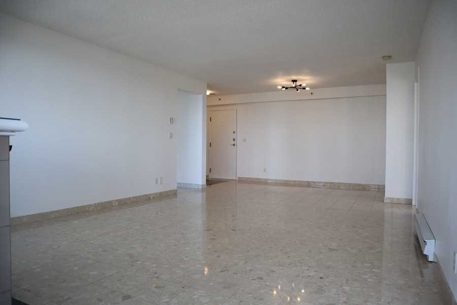 551 Austin Ave - Photo 3 of 41